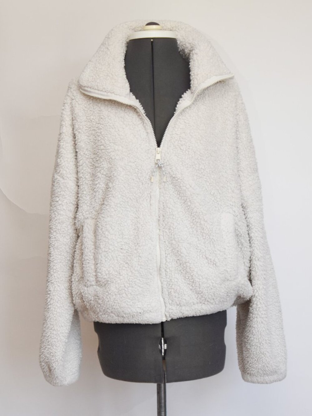 American Eagle Seriously Huggable Cream Sherpa Fleece Zip Up Jacket XS/S